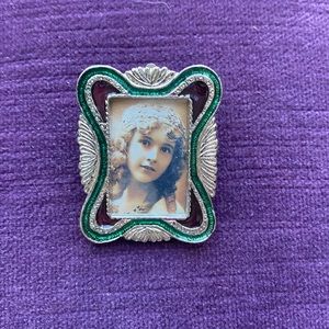 Picture Brooch